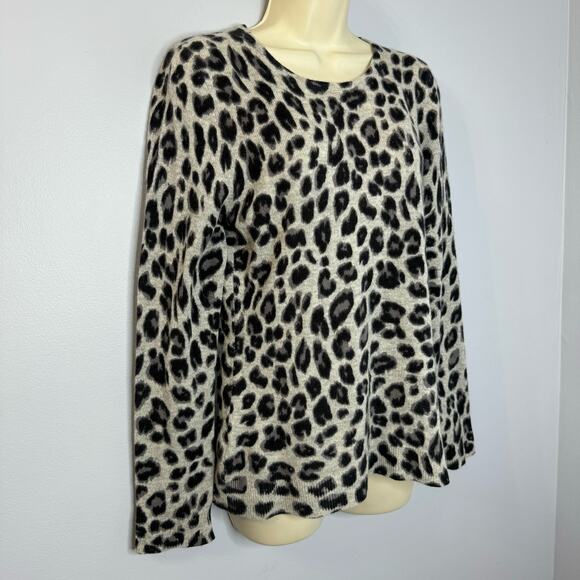 Charter Club Cashmere  Sweater Grey Black Animal Print Pullover Soft Casual M - Picture 3 of 6